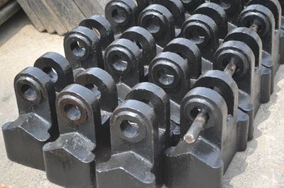 石頭破碎機(jī)錘頭壽命怎樣去提高?如何選擇石頭破碎機(jī)錘頭?